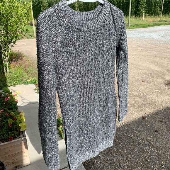 •Donated to Fire Evacuees• StreetWear Society Knitwear size Small - Picture 12 of 16